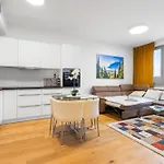아파트 Skypark, Luxusny S Parkovanim Vo Vyske