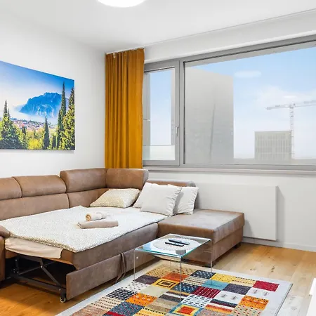 Skypark, Luxusny S Parkovanim Vo Vyske 布拉迪斯拉发