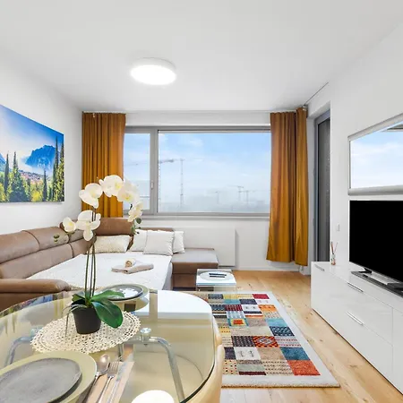Skypark, Luxusny S Parkovanim Vo Vyske Apartment