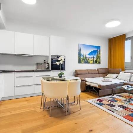 Apartament Skypark, Luxusny S Parkovanim Vo Vyske
